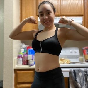 Meet your Posher, Mikayla